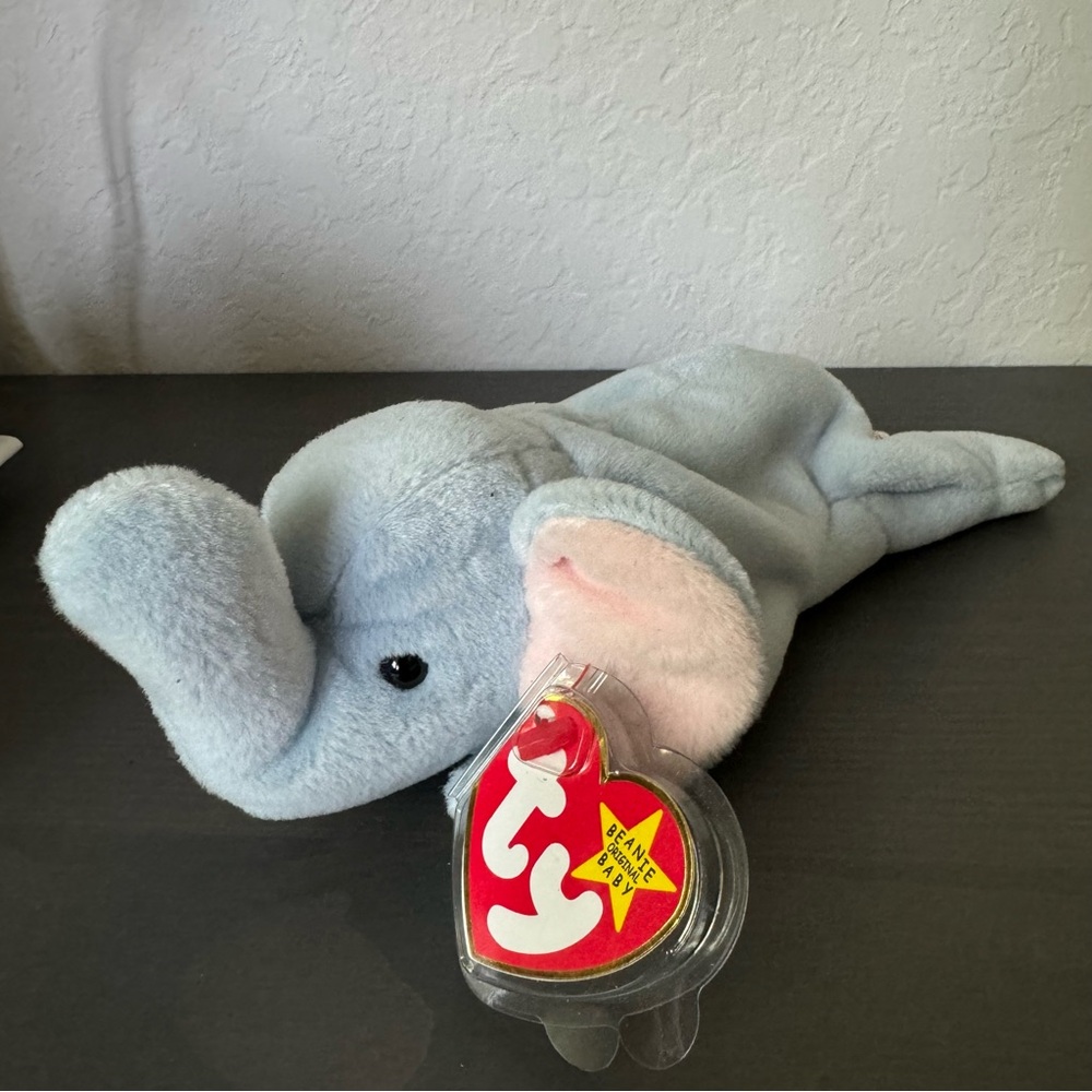 Ty Peanut the Elephant Beanie Baby